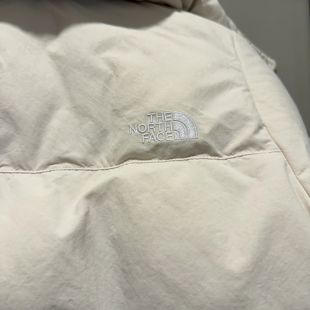 The North Face Ivory Puffer Jacket - Picture 5 of 7